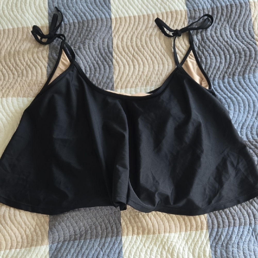 Kortni Jeane Black and Cream Tie-Strap Top